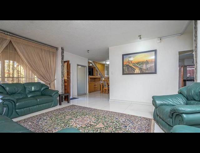 3 BEDROOM PROPERTY TO RENT IN LAUDIUM